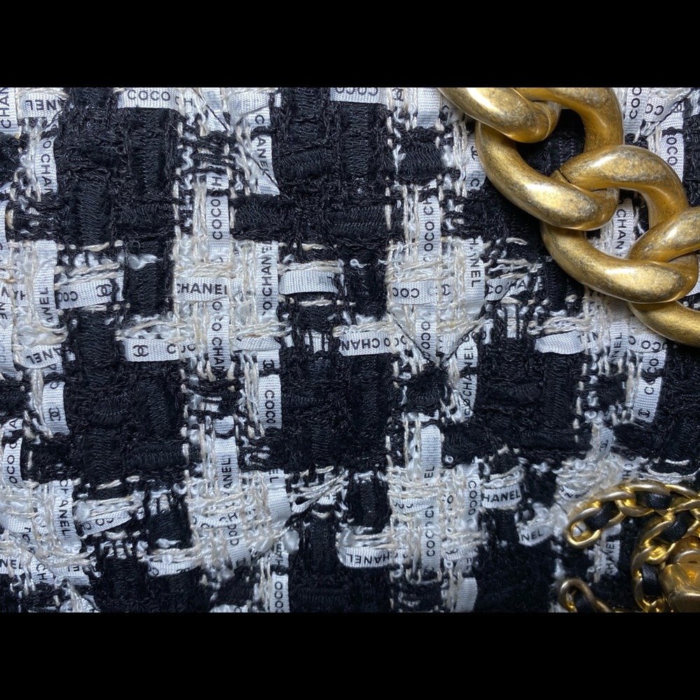 Authentic Chanel 19 large tweed coco ribbon flap bag. - Picture 2 of 5